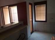Se Prodava Preubav 3soben Komplet Renoviran Stan V