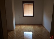 Se Prodava Preubav 3soben Komplet Renoviran Stan V