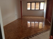 Se Prodava Preubav 3soben Komplet Renoviran Stan V