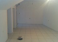 Se Izdava Deloven Prostor Od 80m2 + 18 M2