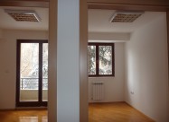Izdavam Deloven Prostor.ploŠtad Sloboboda	