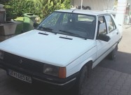 СЕ ПРОДАВА РЕНО 9