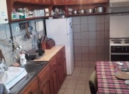 ИТНО ПРОДАВАМ КУЌА СО ДУЌАН НА ОДЛИЧНА ЛОКАЦИЈА!