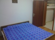 Se Izdava Sprat Od Kuka