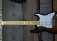 Elektriçna Gitara 