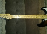 Elektriçna Gitara 