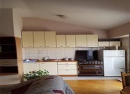 Se Iznajmuva Trosoben Stan Vo Centar