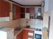 СЕ ИЗДАВА ТРОСОБЕН СТАН ВО АЕРОДРОМ