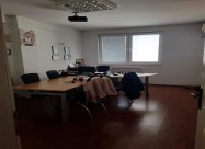 Se Iznajmuva Kancelariski Prostor Vo Centar