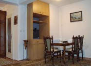СЕ ИЗДАВА ТРОСОБЕН СТАН ВО АЕРОДРОМ