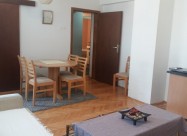 Се изнајмува 60м2 стан до Универзална сала