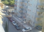 Се издава стан позади Универзална сала карши кафич