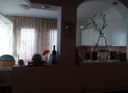 СЕ ИЗДАВА ДВОСОБЕН СТАН ВО АЕРОДРОМ