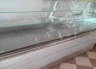 Frizider ,vitrina Za Torti,slatki,suvomesnato