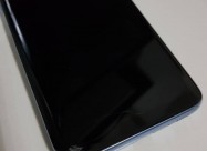 Samsung Galaxy S8  Staklo Je Malo Razbijeno