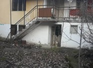 Kuka I Dvorno Mesto 272m2 Vo Kicevo
